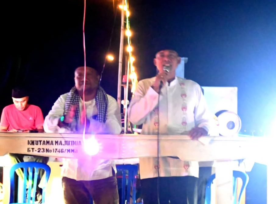 Pawai Malam Takbiran di Laut Laha Ambon